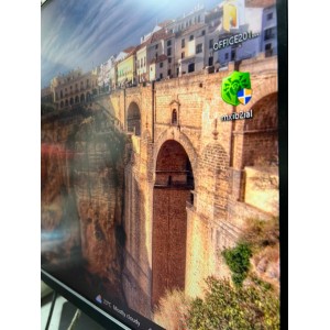 Монитор Lenovo ThinkVision T32p-30. Photo 3